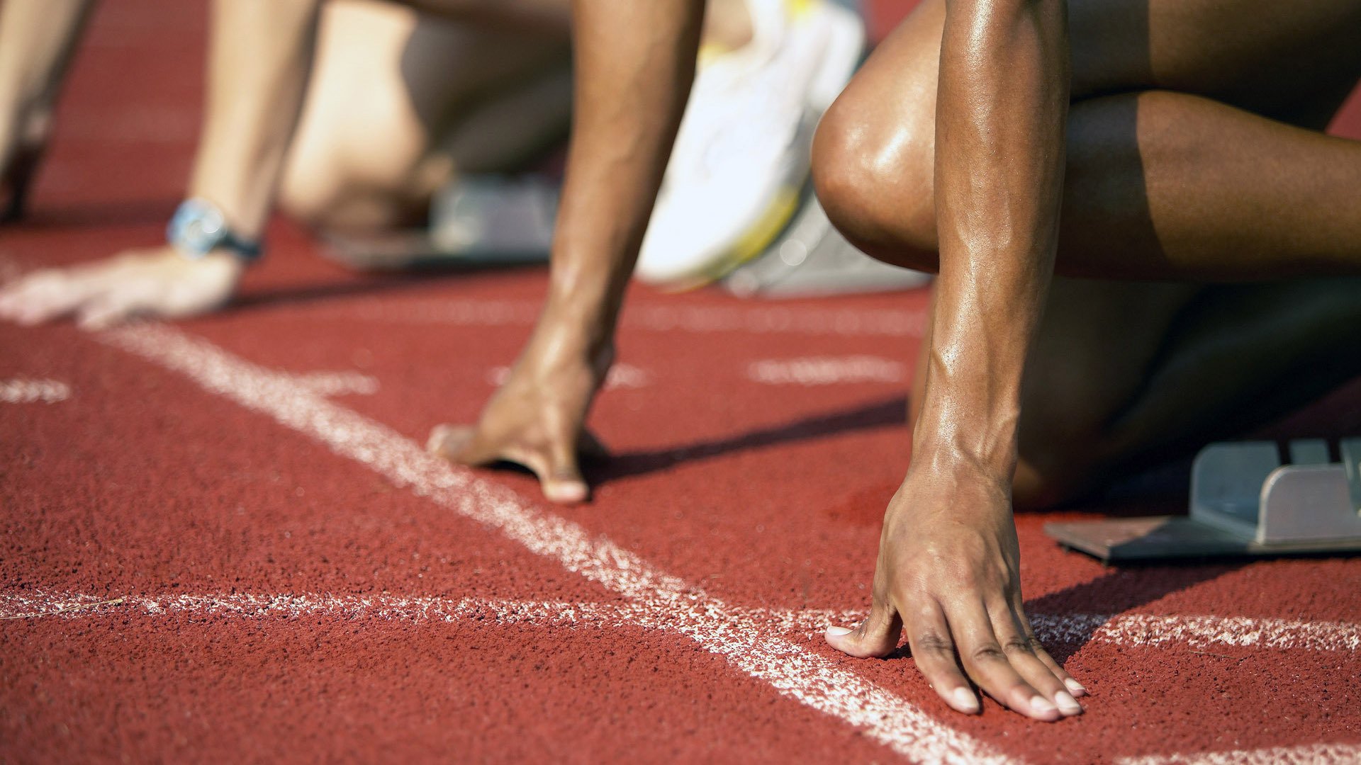 篮球专项速度训练方案设计与效果评估，篮球速度素质的训练方法与控制