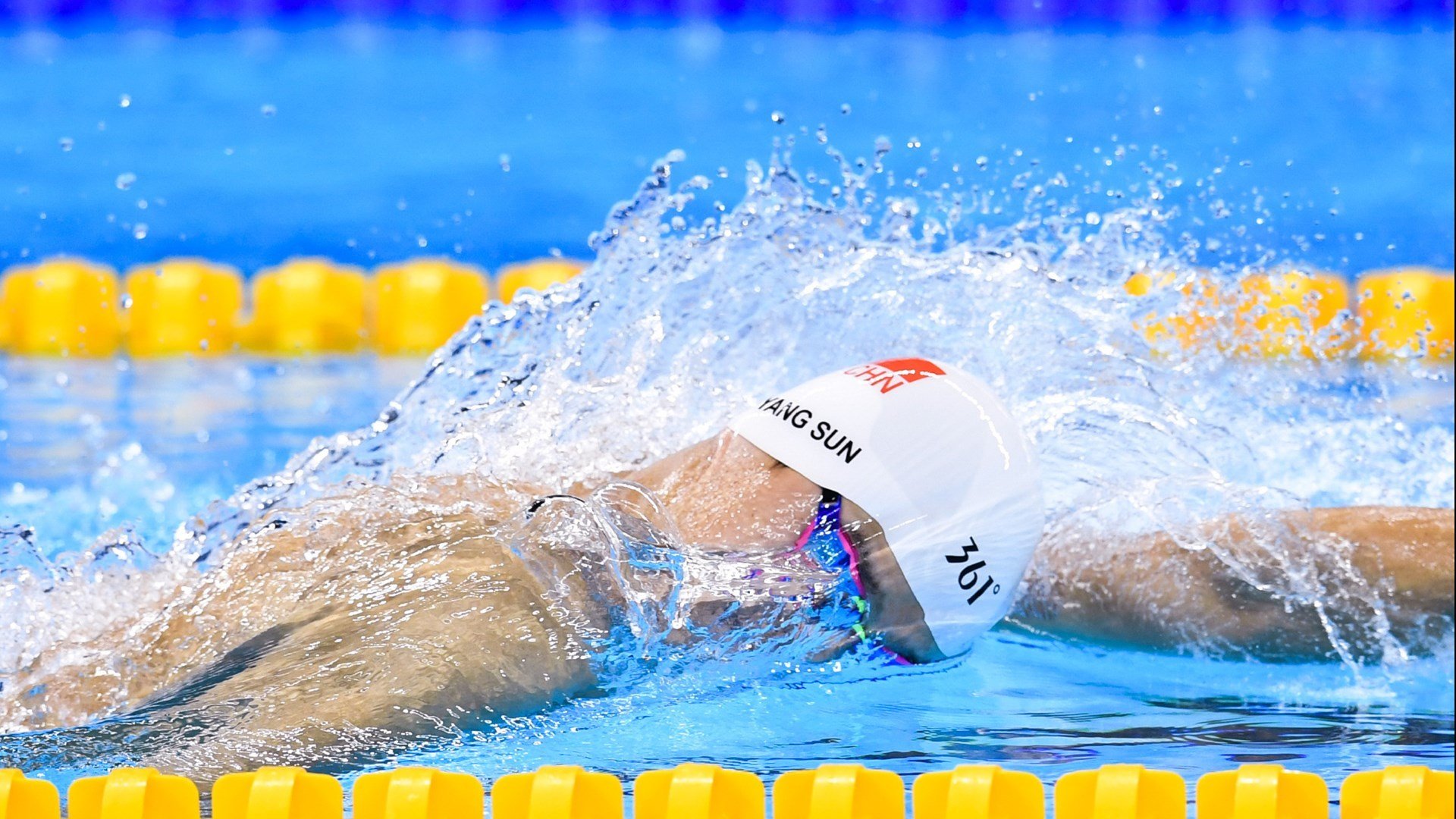 庞蒂100米蝶泳决赛表现抢眼，100蝶泳冠军